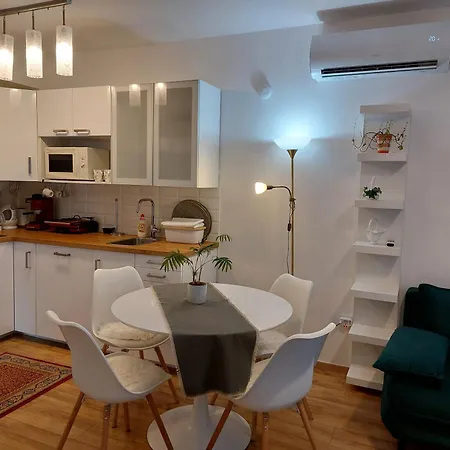 Gizella Apartment